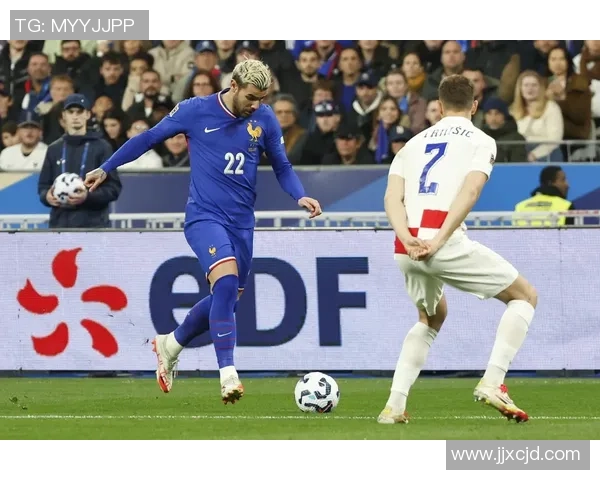 法国足球明星现状揭秘：他们在赛场外的生活与成就